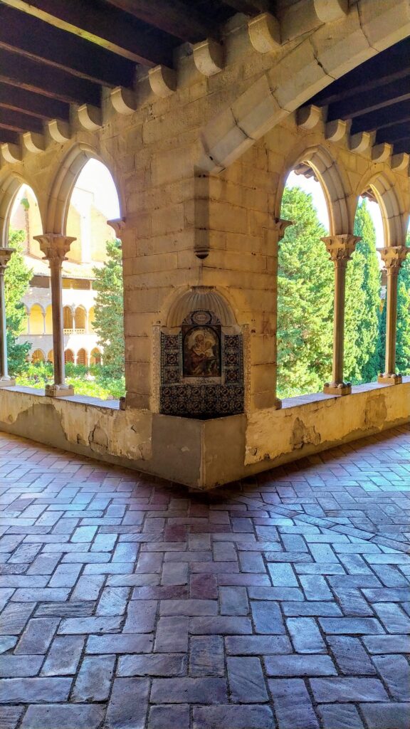монастырь педральбес в Барселоне